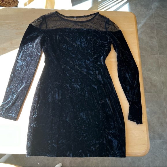 Velvet long sleeve black mini dress with mesh - Picture 2 of 5